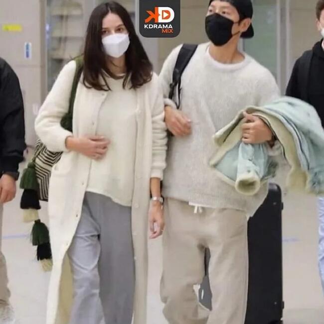 宋仲基英國女友愛坦胸 現職英語教師