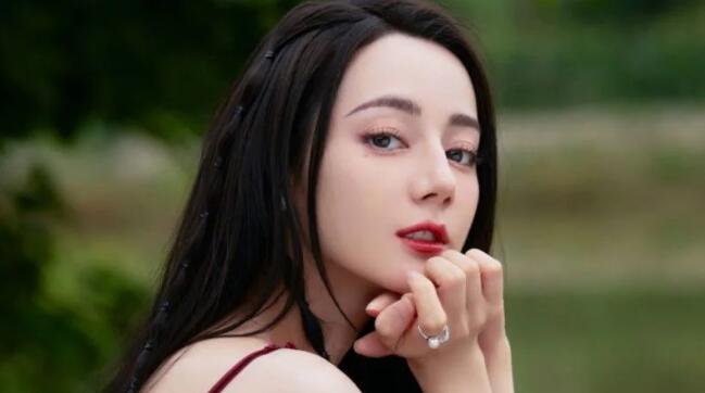 迪麗熱巴、肖戰約會被拍？女神氣炸