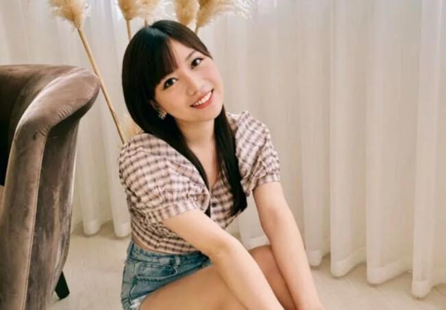 忘記大樓洗窗戶！女星衣衫不整糗了
