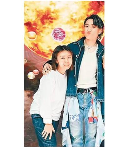MIRROR戀事連環爆 Jeremy有女陪 Jer疑秘戀化妝師 一帽傾情